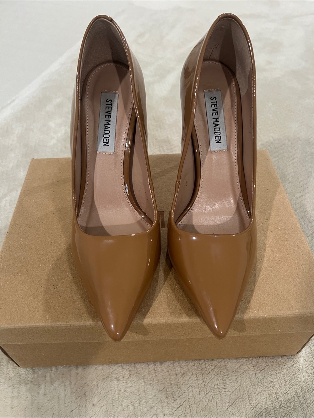Steve Madden VALA Camel Patent